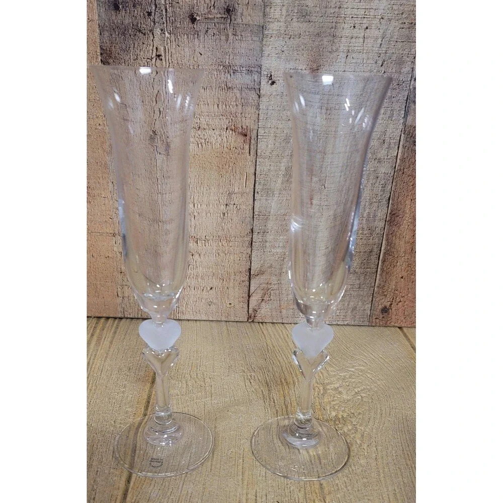 Gorham Double Heart Amore Collection. Pair of Celebration Flutes